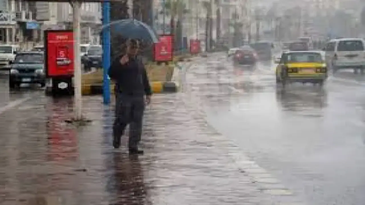 أمطار رعدية وتقلبات جوية تضرب البلاد غدا مع عودة الأجواء الشتوية